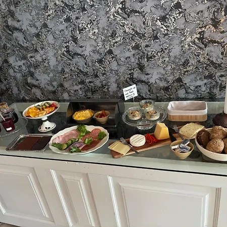 Lund Gamle Skole - Taet Pa Mch Bed and breakfast Herning